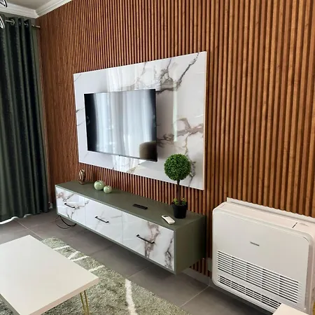 Luna Apartment *